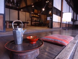 大和川母屋にて。